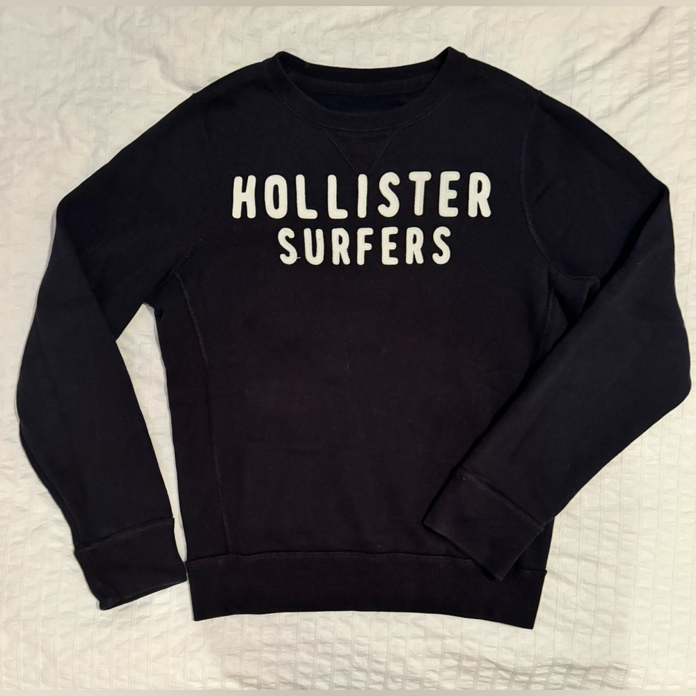 Navy blue Hollister sweatshirt